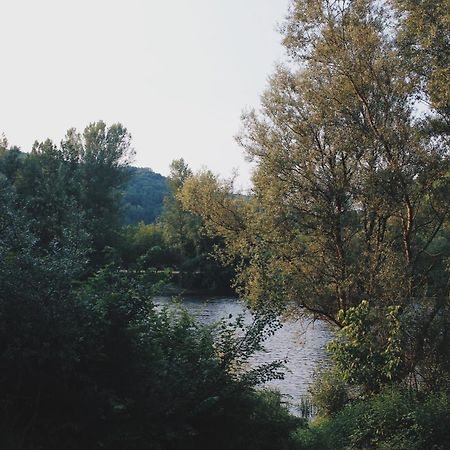 Joli Gite Pour 5 Personnes : Chez Cherrie Saint-Julien-de-Lampon ภายนอก รูปภาพ