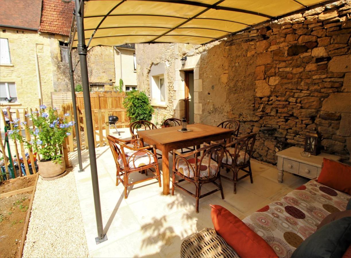 Joli Gite Pour 5 Personnes : Chez Cherrie Saint-Julien-de-Lampon ภายนอก รูปภาพ
