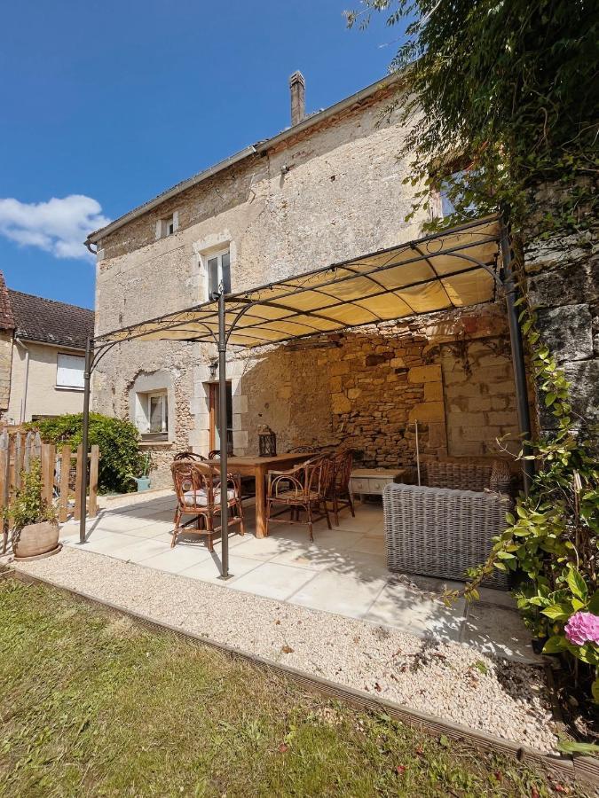 Joli Gite Pour 5 Personnes : Chez Cherrie Saint-Julien-de-Lampon ภายนอก รูปภาพ